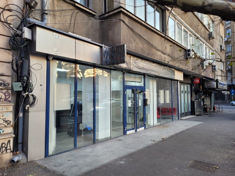 Ultracentral, spatiu comercial.