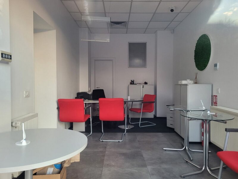 Ultracentral, spatiu comercial.